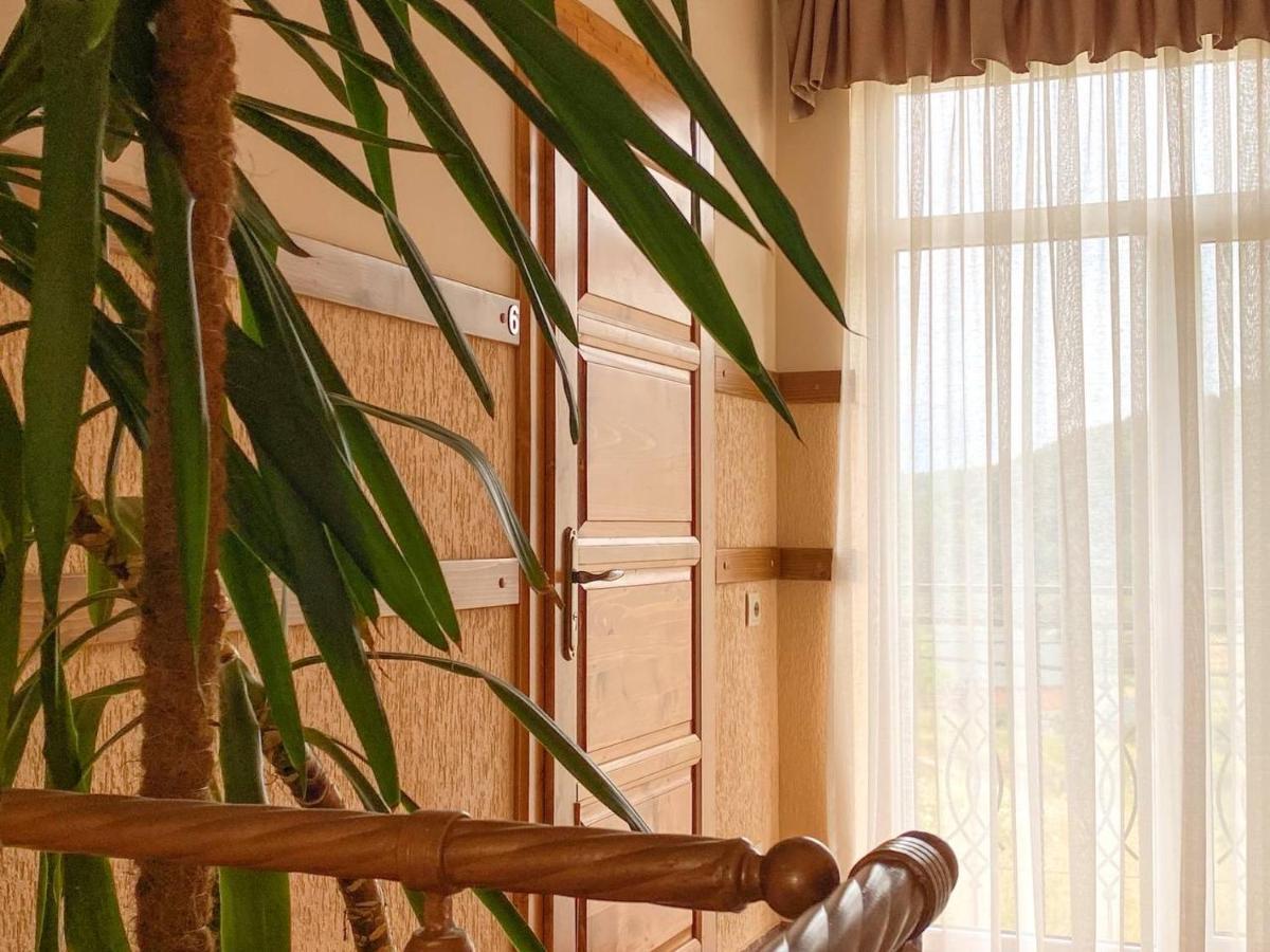 Mini Hotel Solnce Karpat Поляна Екстериор снимка